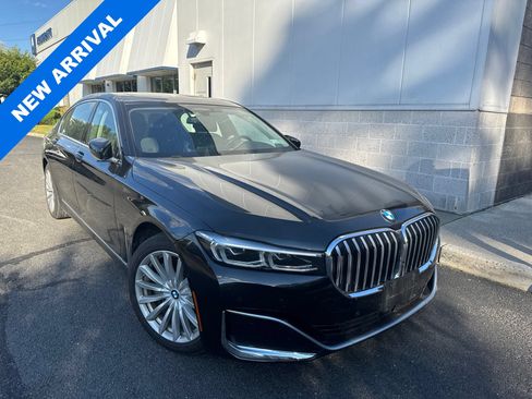 Used 2020 BMW 740i xDrive AWD/4WD image 1