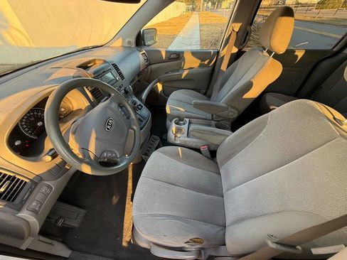 Used 2012 Kia Sedona LX w/ PWR Pkg image 12