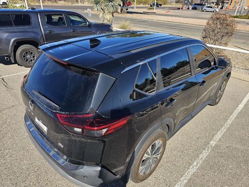 Used 2022 Nissan Rogue SV image 24