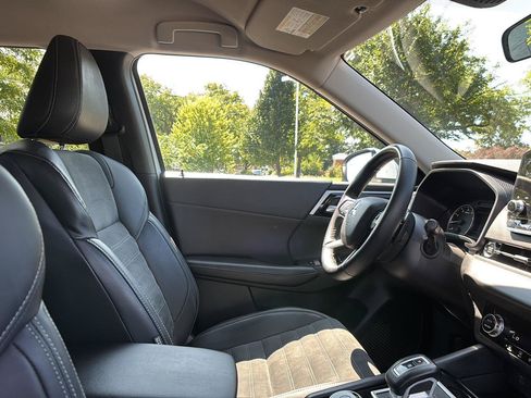 Used 2024 Mitsubishi Outlander SE AWD/4WD image 27