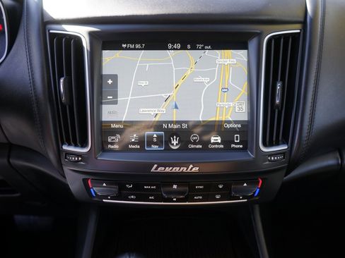 Used 2018 Maserati Levante GranLusso image 24