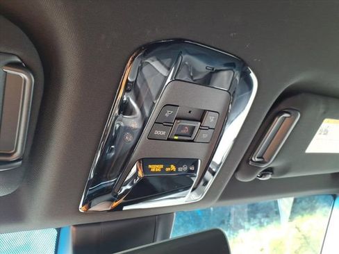 Used 2024 Toyota Venza Nightshade image 12