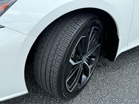 Used 2025 Nissan Altima 2.5 SR FWD image 11