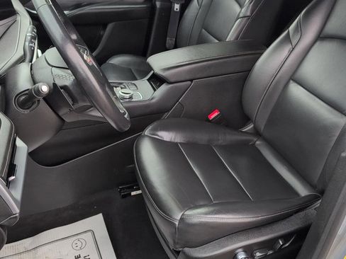 Used 2024 Cadillac XT4 Premium Luxury image 25