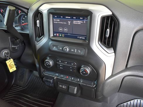 Used 2021 Chevrolet Silverado 1500 Custom Trail Boss AWD/4WD image 22