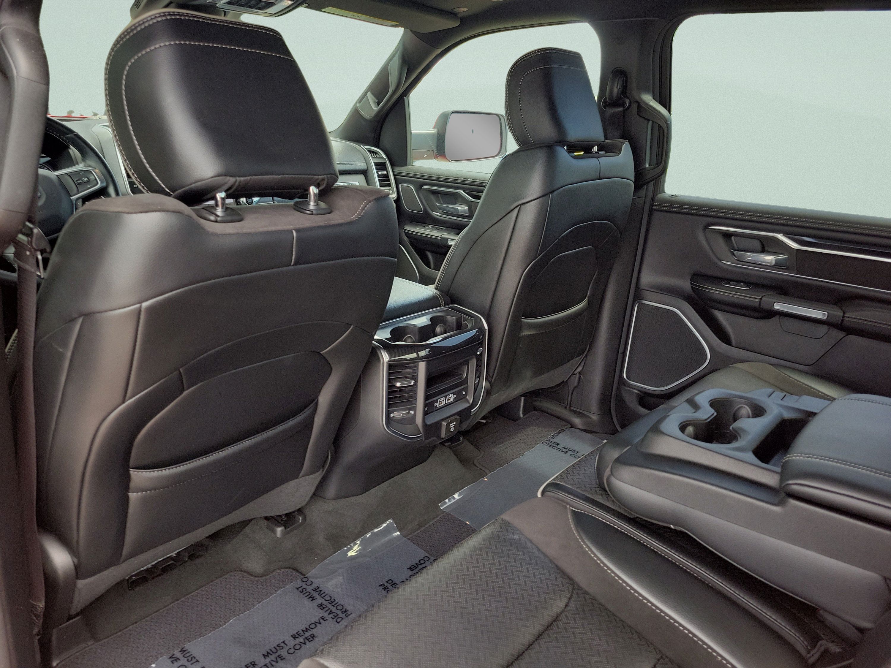 Used 2022 RAM 1500 Laramie AWD/4WD image 9