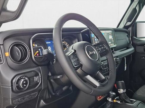 New 2025 Jeep Gladiator Mojave w/ Convenience Group image 3