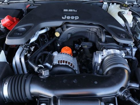 Used 2019 Jeep Wrangler Unlimited Sport image 27