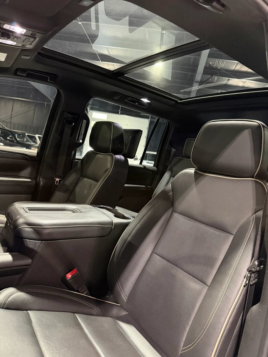 Used 2023 GMC Yukon XL SLT w/ SLT Premium Package AWD/4WD image 19