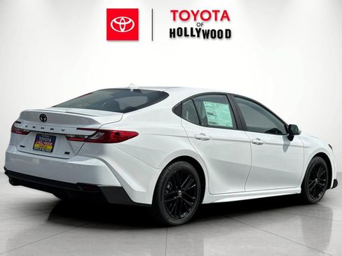 New 2026 Toyota Camry SE FWD image 4