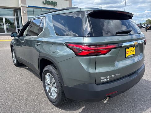 Used 2023 Chevrolet Traverse LT AWD/4WD image 4