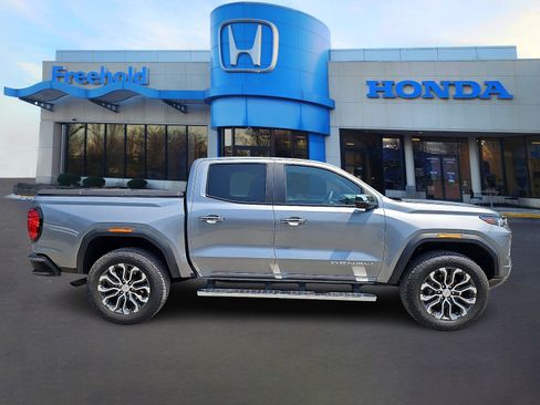 Used 2024 GMC Canyon Denali AWD/4WD image 7