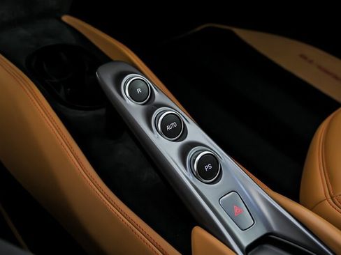 Used 2022 Ferrari F8 Tributo RWD image 38