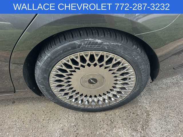 Used 2020 Genesis G90 3.3T Premium RWD image 10