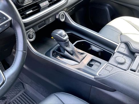 Used 2025 Toyota Grand Highlander AWD image 16