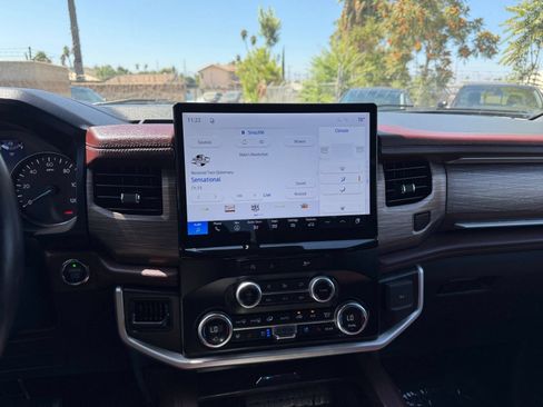 Used 2024 Ford Expedition Max Limited AWD/4WD image 16