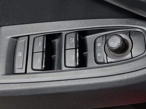 Used 2024 Subaru Crosstrek 2.0i Premium image 17