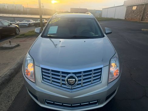 Used 2016 Cadillac SRX Luxury w/ Driver Awareness Package FWD image 2