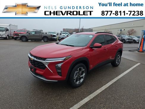 New 2026 Chevrolet Trax LT w/ Sunroof Package image 3