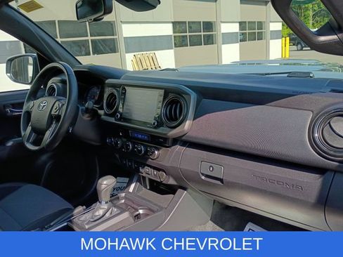 Used 2021 Toyota Tacoma TRD Sport w/ Technology Package AWD/4WD image 28