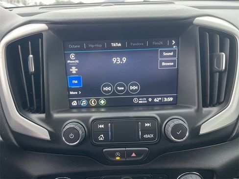 Used 2023 GMC Terrain SLT image 22