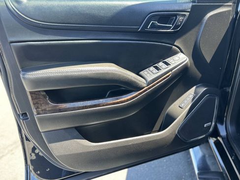Used 2018 Chevrolet Tahoe LT w/ LT Signature Package AWD/4WD image 9