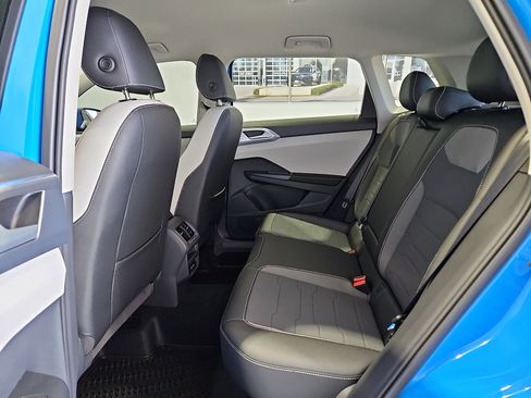 New 2026 Volkswagen Taos SE FWD image 13