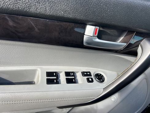 Used 2014 Kia Sorento LX image 10