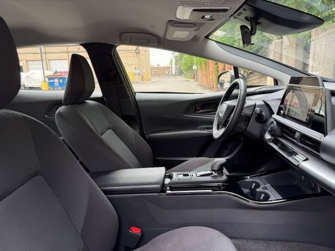 Used 2025 Toyota Prius LE FWD image 20