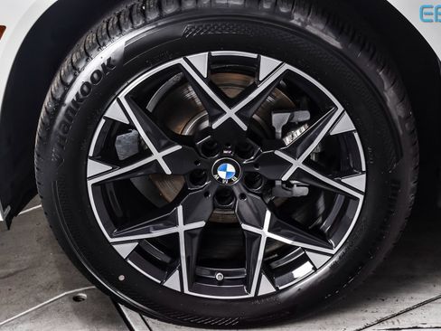 Used 2025 BMW X3 xDrive30i w/ M Sport Package image 11