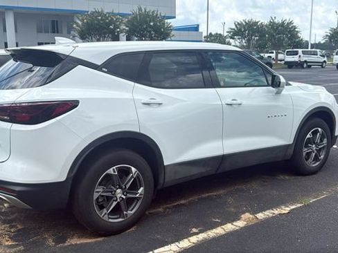 Used 2025 Chevrolet Blazer LT FWD image 7