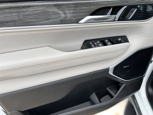 Used 2022 Jeep Wagoneer Series II image 13