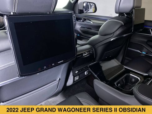 Used 2022 Jeep Grand Wagoneer Series II AWD/4WD image 19