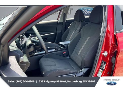 Used 2024 Hyundai Elantra SE FWD image 18