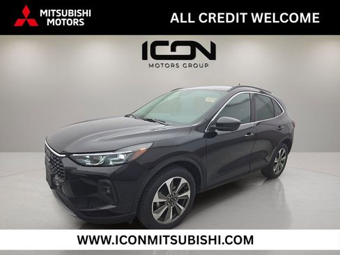 Used 2024 Ford Escape Platinum AWD/4WD image 1