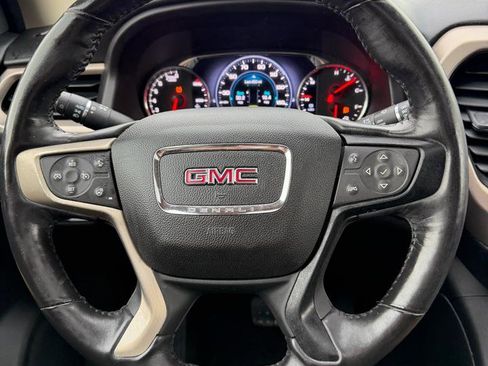 Used 2018 GMC Acadia Denali w/ Technology Package FWD image 12
