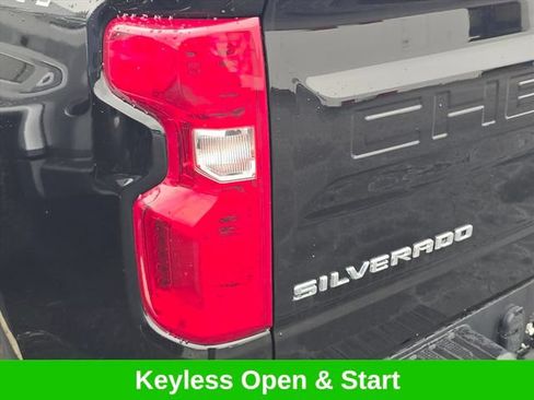 Used 2025 Chevrolet Silverado 1500 LT AWD/4WD image 30