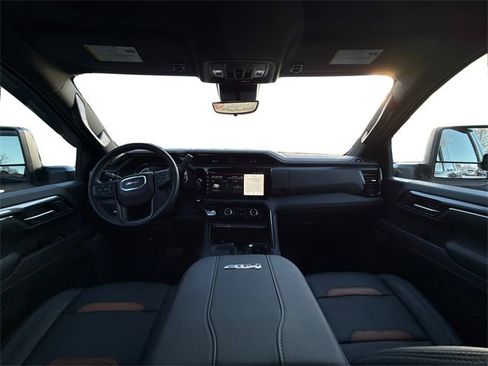 Used 2025 GMC Sierra 2500 AT4 w/ AT4 Premium Plus Package image 21