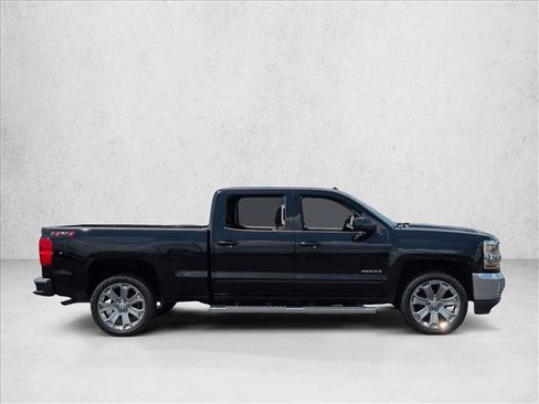 Used 2018 Chevrolet Silverado 1500 LT w/ All Star Edition AWD/4WD image 4