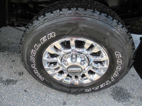 Used 2021 Ford F350 XLT w/ XLT Premium Package AWD/4WD image 11