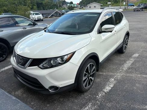 Used 2018 Nissan Rogue Sport SL FWD image 3