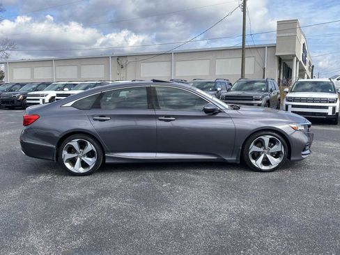 Used 2019 Honda Accord Touring image 4
