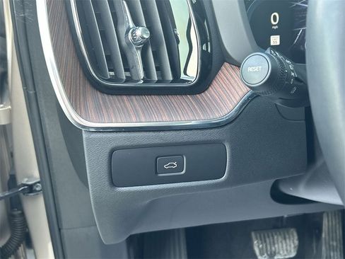 Used 2023 Volvo XC60 B5 Plus w/ Climate Package image 17