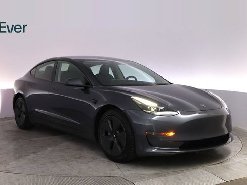 Used 2023 Tesla Model 3 Standard Range RWD image 13