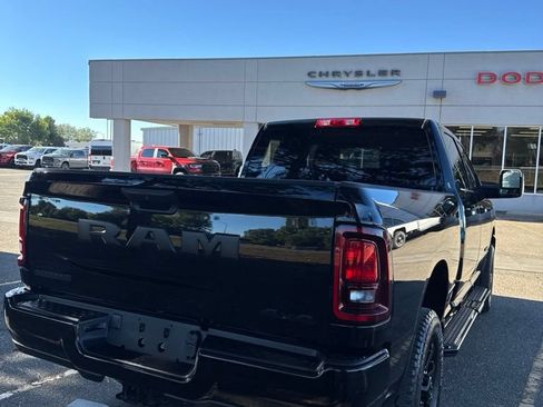 Used 2025 RAM 2500 Big Horn AWD/4WD image 4