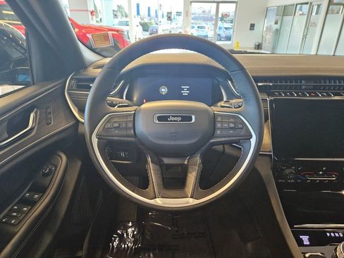 Used 2024 Jeep Grand Cherokee L Limited w/ Black Appearance Package image 16