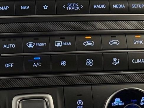 Used 2023 Hyundai Santa Fe SEL w/ Premium Package AWD/4WD image 21