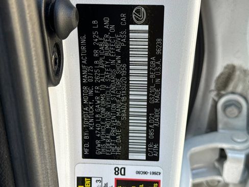 Used 2025 Lexus ES 350 w/ Premium Package FWD image 29