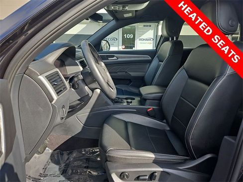 Used 2022 Volkswagen Atlas Cross Sport SE image 19