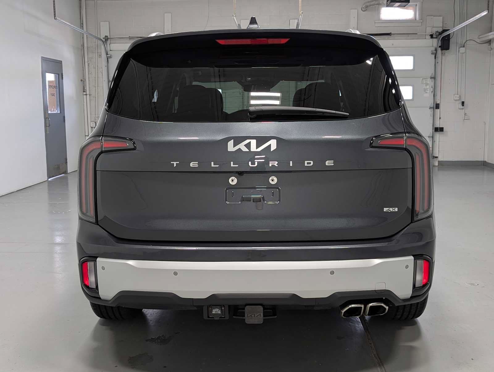 Used 2024 Kia Telluride EX w/ EX Captain's Chair Package AWD/4WD image 9